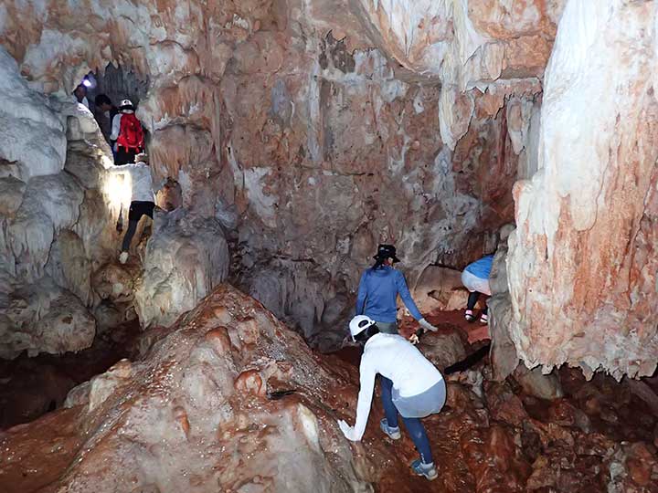 日本軍洞窟探検（Japanese Caves