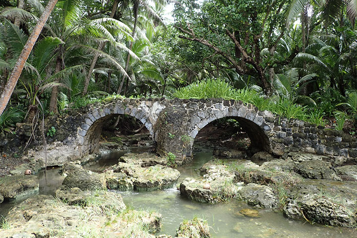 セラベイとスペイン古橋 Sella Bay & Old Spanish Bridge